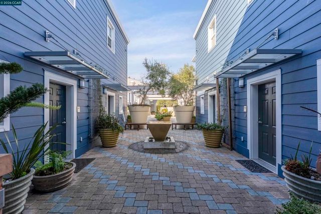 1517 1517 Brunswig Ln, Emeryville, CA 94608