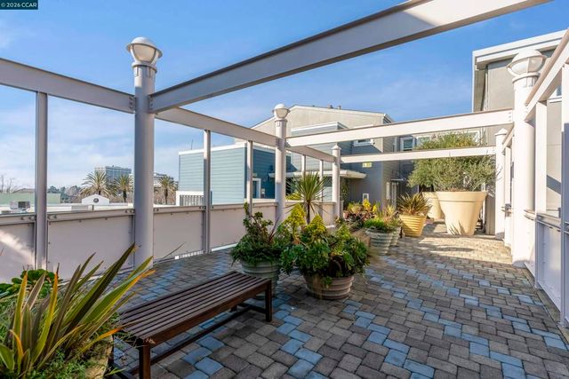 1517 1517 Brunswig Ln, Emeryville, CA 94608