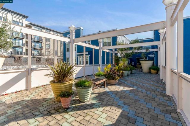 1517 1517 Brunswig Ln, Emeryville, CA 94608