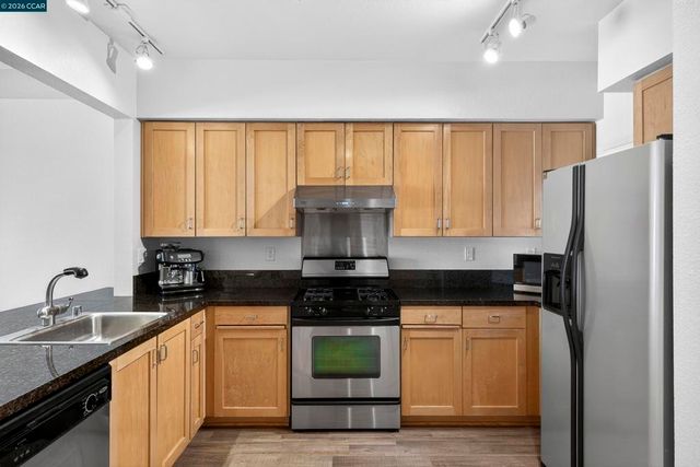 1517 1517 Brunswig Ln, Emeryville, CA 94608