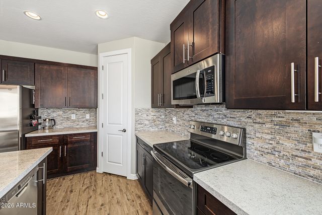 305 W LEANN Lane, New River, AZ 85087