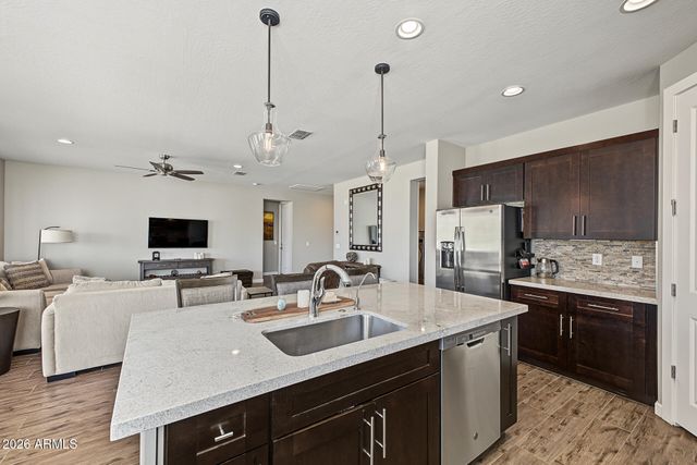 305 W LEANN Lane, New River, AZ 85087