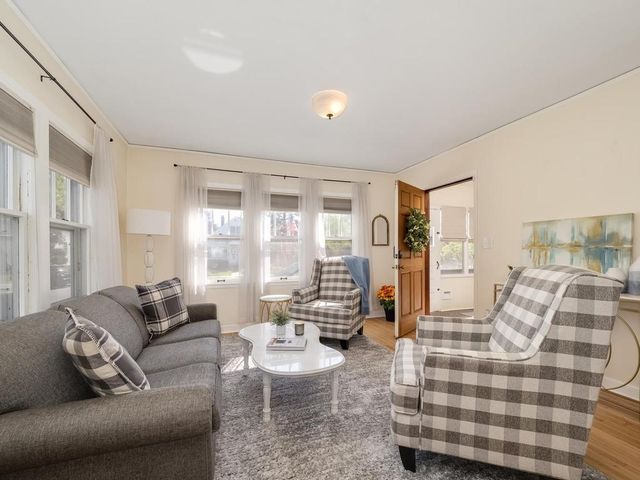 328 5th Avenue S, South Saint Paul, MN 55075