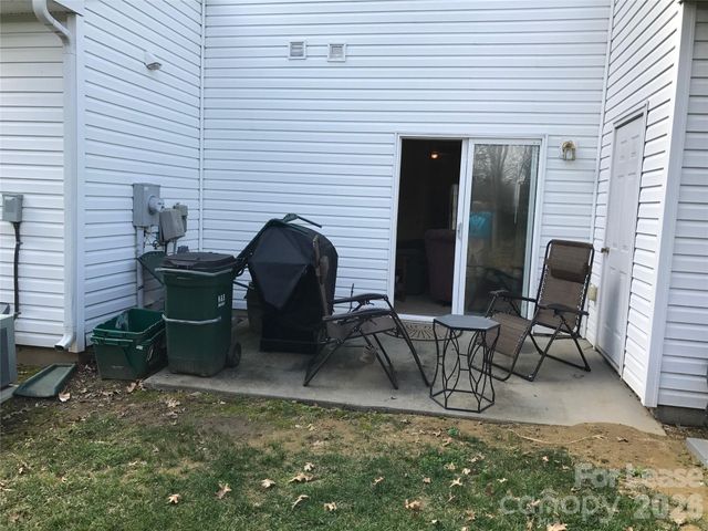 2224 Winthrop Chase Drive, Charlotte, NC 28212