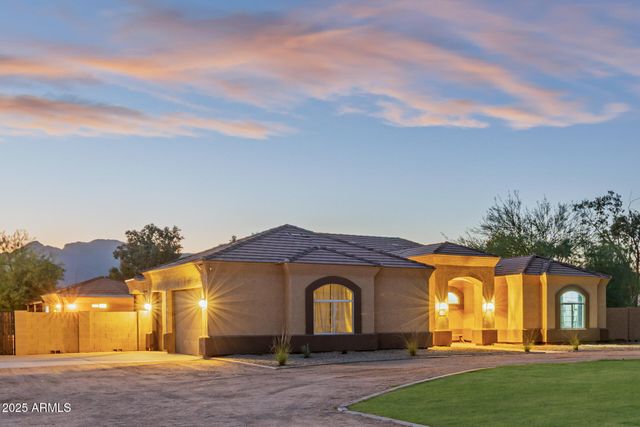 6532 N 185TH Avenue, Waddell, AZ 85355