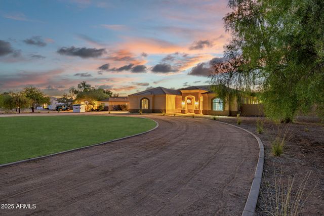 6532 N 185TH Avenue, Waddell, AZ 85355