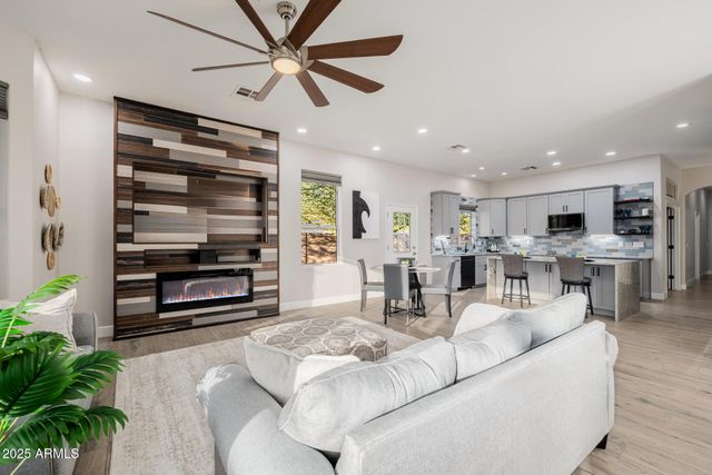 6532 N 185TH Avenue, Waddell, AZ 85355