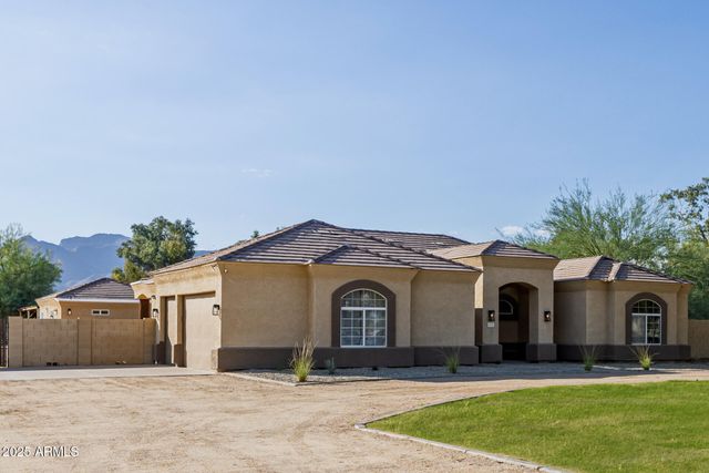 6532 N 185TH Avenue, Waddell, AZ 85355