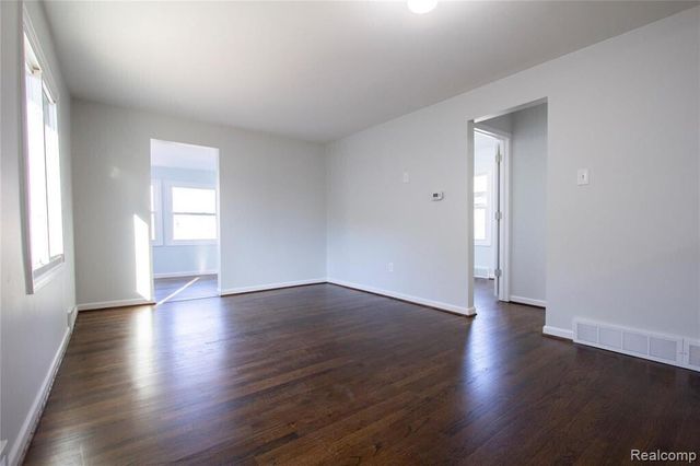 1308 E Milton, Hazel Park, MI 48030