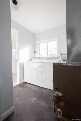 1308 E Milton, Hazel Park, MI 48030