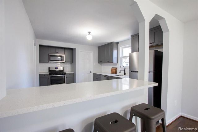 1308 E Milton, Hazel Park, MI 48030