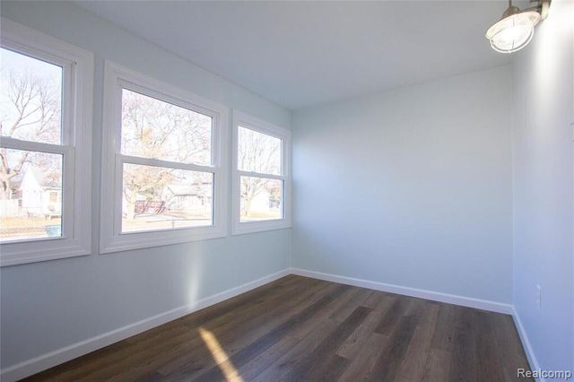 1308 E Milton, Hazel Park, MI 48030
