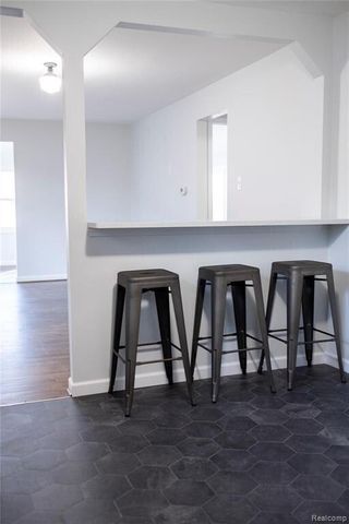 1308 E Milton, Hazel Park, MI 48030
