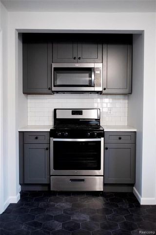 1308 E Milton, Hazel Park, MI 48030