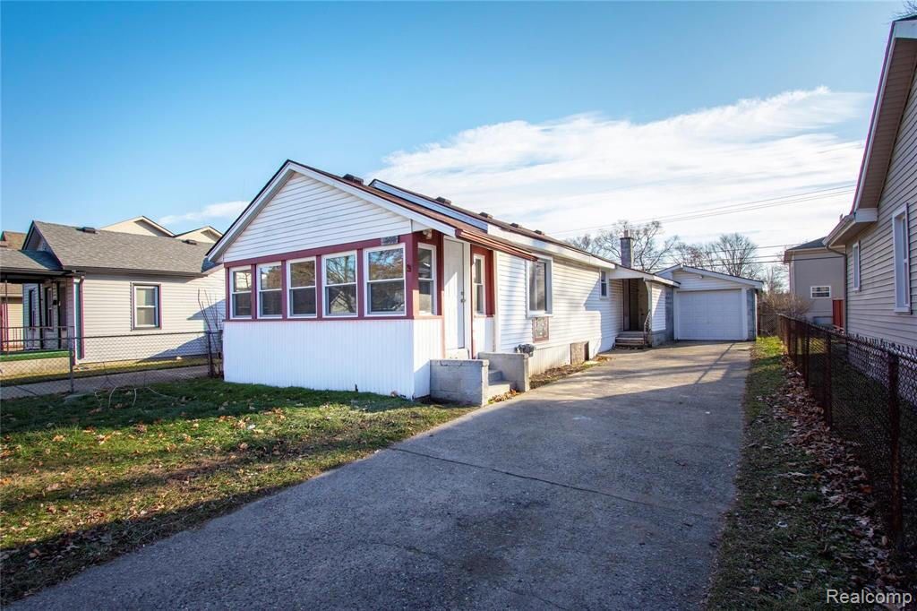 1308 E Milton, Hazel Park, MI 48030