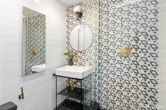 29 Mendosa Avenue, San Francisco, CA 94116