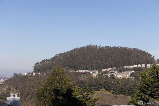 29 Mendosa Avenue, San Francisco, CA 94116