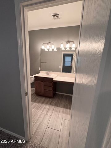 8130 W GROOM CREEK Road, Phoenix, AZ 85043