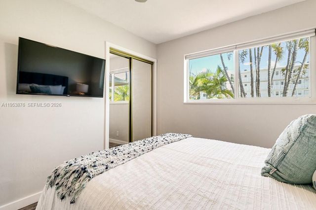 601 NE 2nd St, Dania Beach, FL 33004