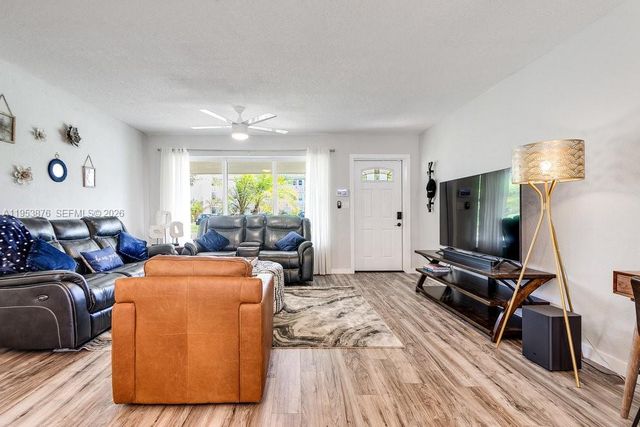 601 NE 2nd St, Dania Beach, FL 33004