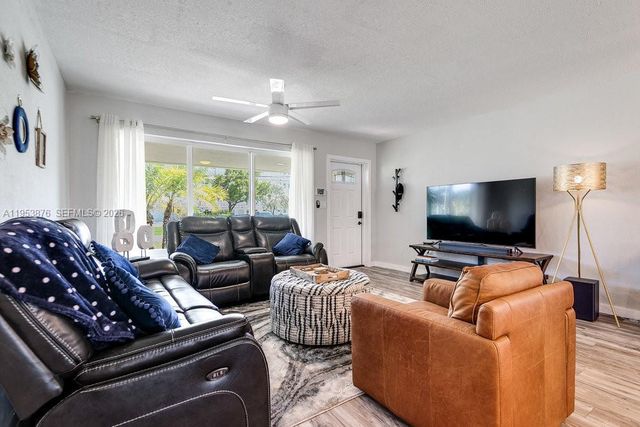 601 NE 2nd St, Dania Beach, FL 33004