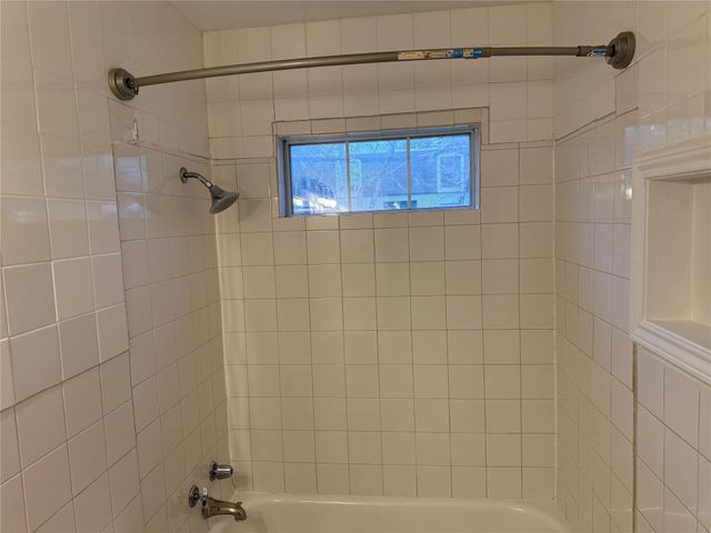 6300 NE Hickman Ave, Austin, TX 78723