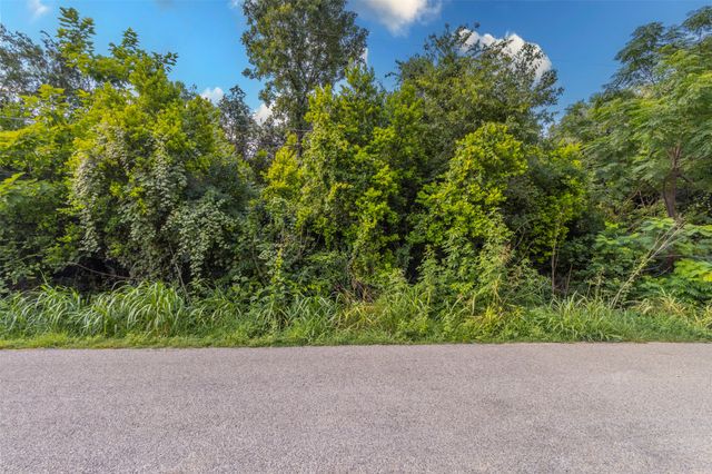 2711 Forest Park Drive, Granbury, TX 76048