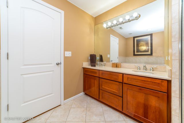 4251 W MONTROSE Avenue, Chicago, IL 60641