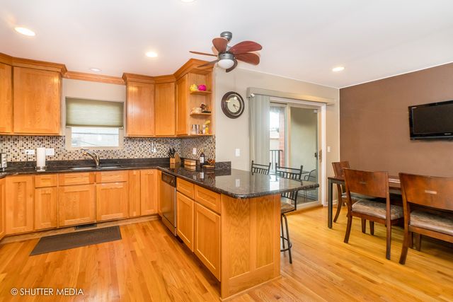 4251 W MONTROSE Avenue, Chicago, IL 60641