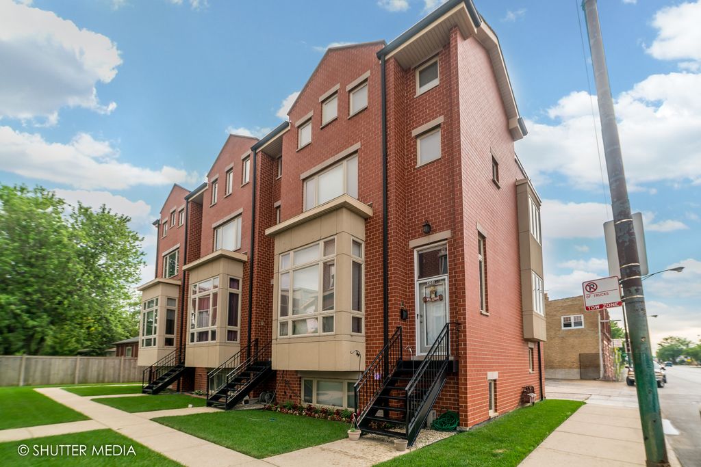4251 W MONTROSE Avenue, Chicago, IL 60641