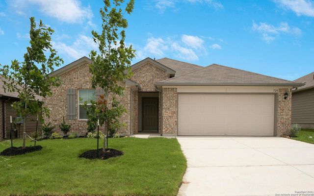 728 ARMADILLO DR, Seguin, TX 78155