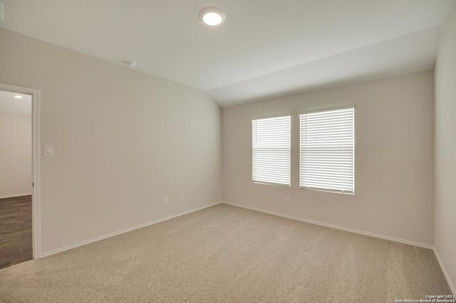 728 ARMADILLO DR, Seguin, TX 78155