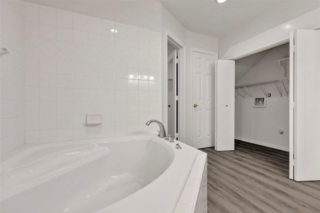 770 Hunt Road 212, Baytown, TX 77521