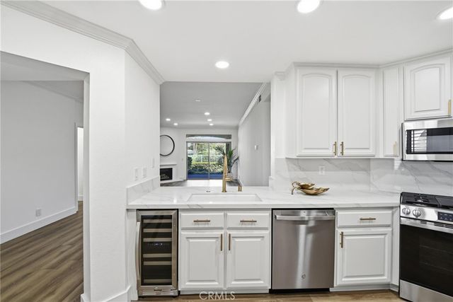 320 Villa Point, Newport Beach, CA 92660