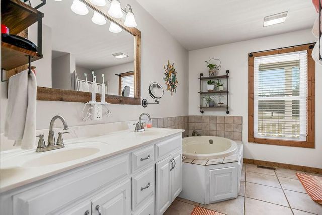 3 Cedars Street, Freeman, MO 64746