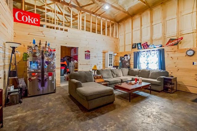 3 Cedars Street, Freeman, MO 64746