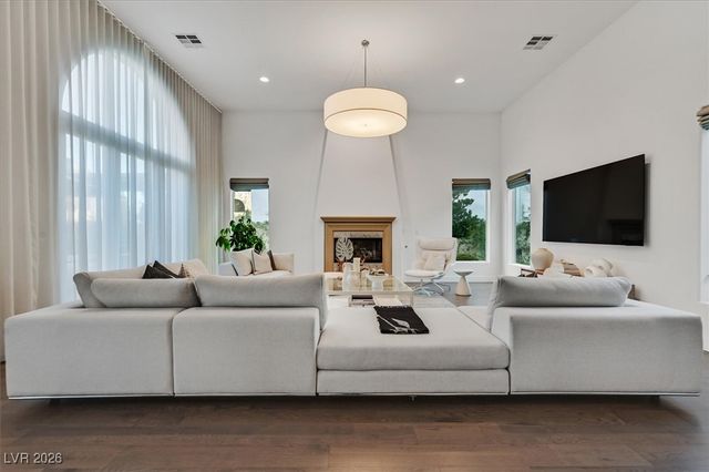 11824 Kingsbarns Court, Las Vegas, NV 89141