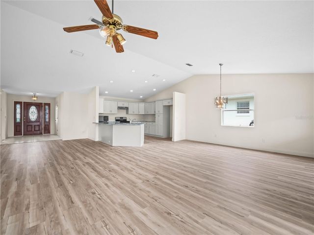 6341 SILVER LAKES DRIVE W, Lakeland, FL 33810