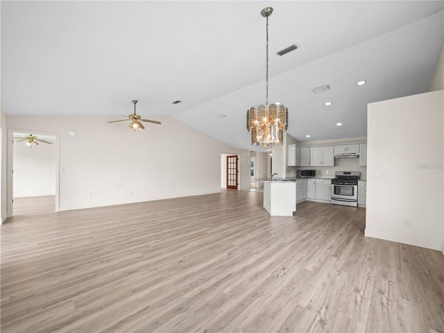 6341 SILVER LAKES DRIVE W, Lakeland, FL 33810