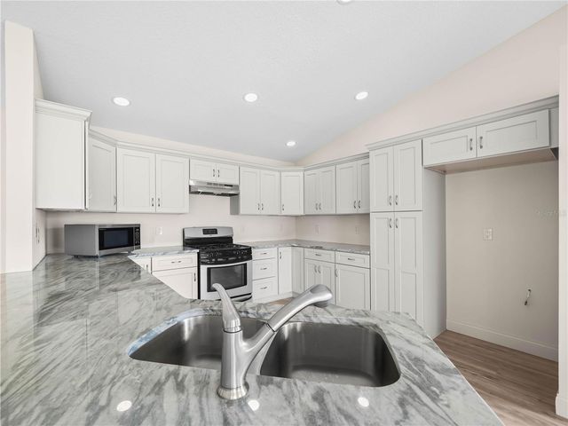 6341 SILVER LAKES DRIVE W, Lakeland, FL 33810