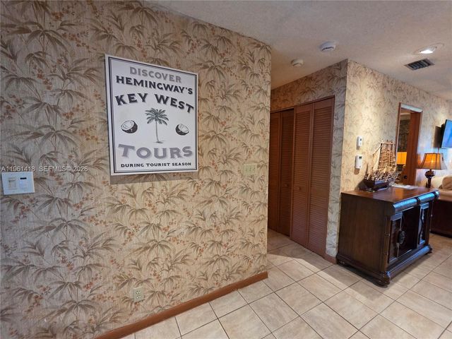 8044 NW 41st Ct, Sunrise, FL 33351