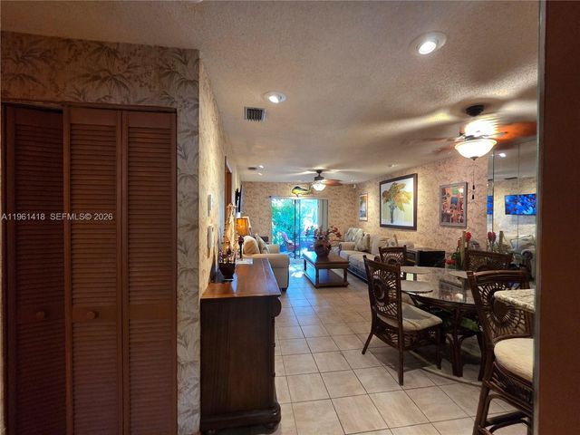 8044 NW 41st Ct, Sunrise, FL 33351