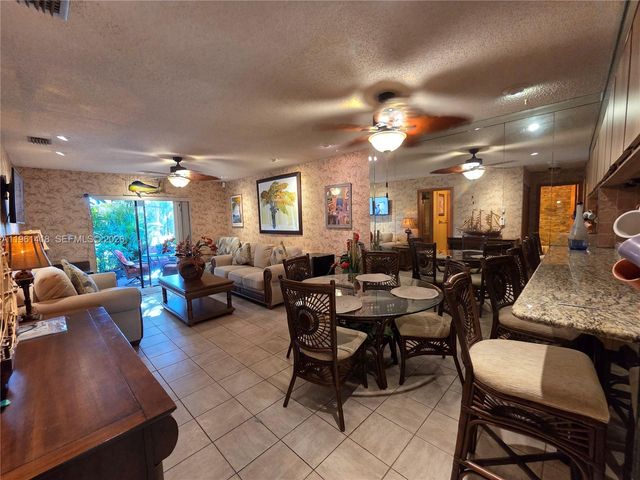 8044 NW 41st Ct, Sunrise, FL 33351