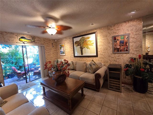 8044 NW 41st Ct, Sunrise, FL 33351