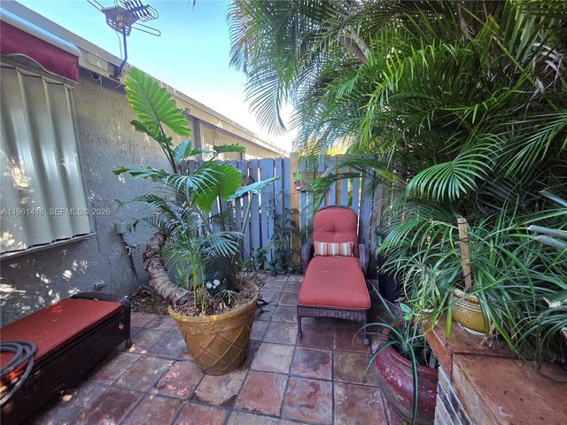 8044 NW 41st Ct, Sunrise, FL 33351