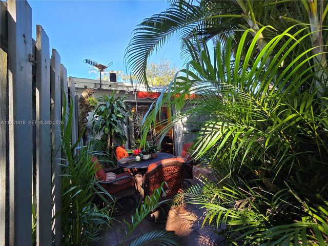 8044 NW 41st Ct, Sunrise, FL 33351