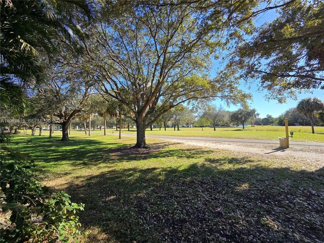 8044 NW 41st Ct, Sunrise, FL 33351