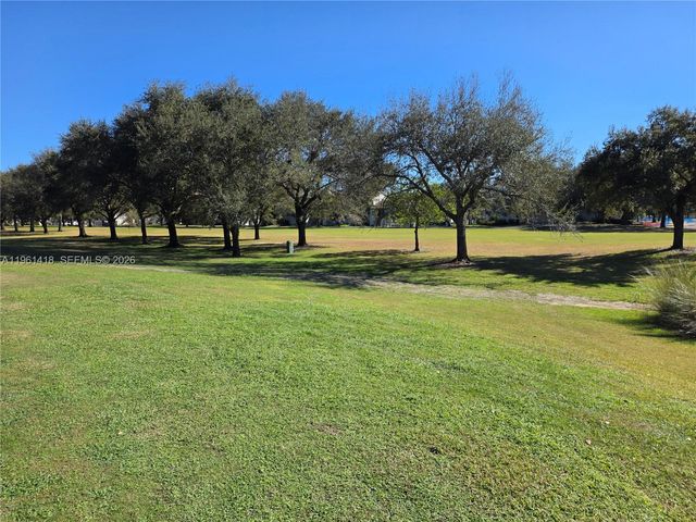 8044 NW 41st Ct, Sunrise, FL 33351