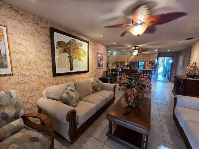 8044 NW 41st Ct, Sunrise, FL 33351