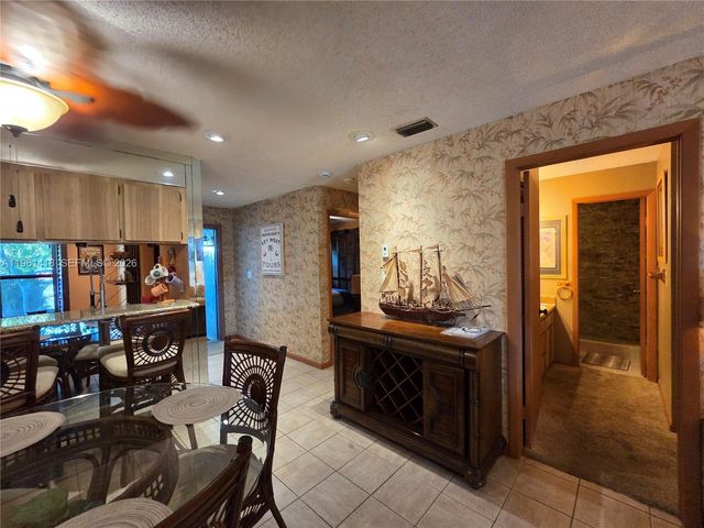 8044 NW 41st Ct, Sunrise, FL 33351